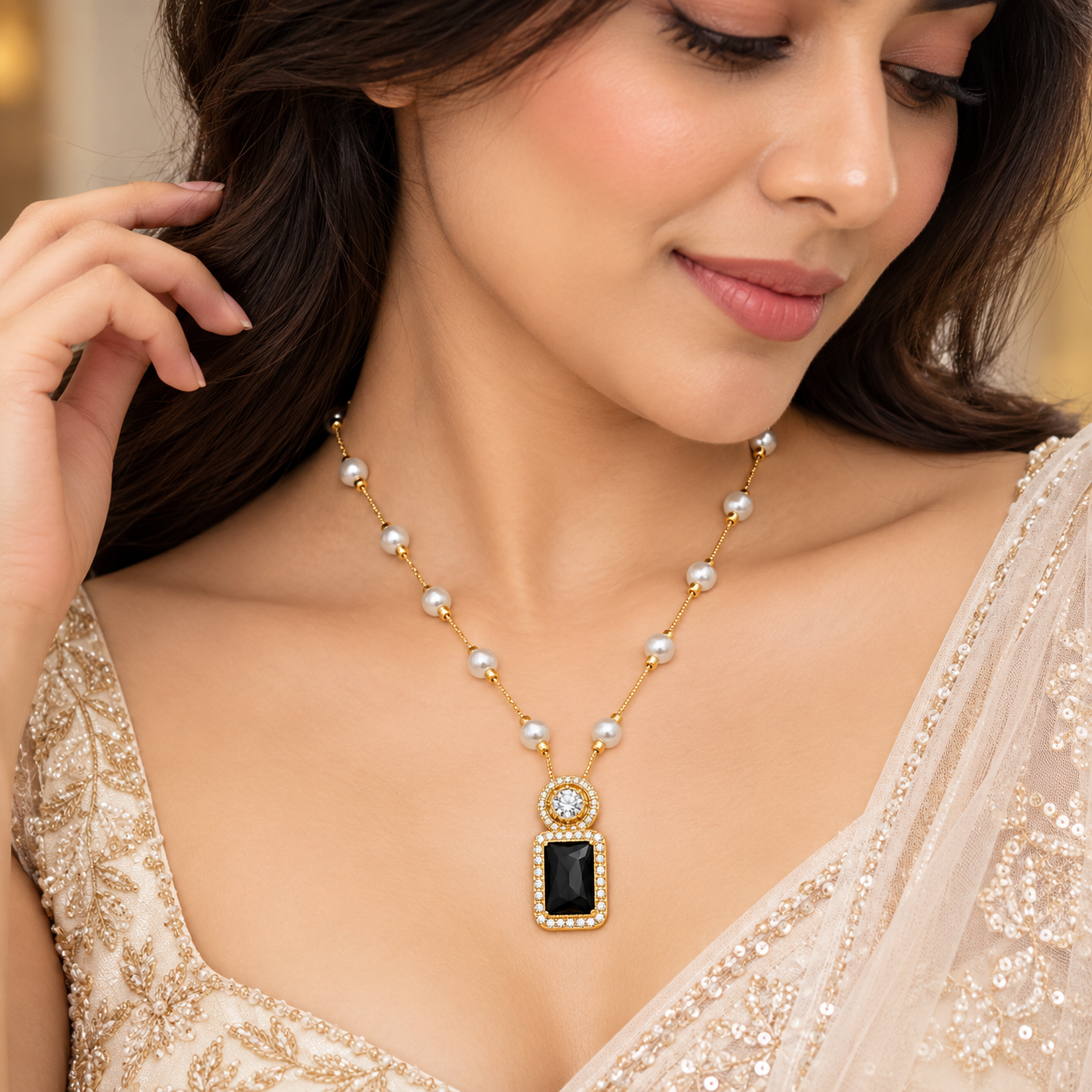 Black Gemstone Pearl Pendant Necklace for Women